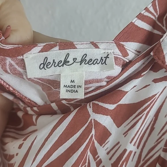 Derek Heart Red and White Leaf Print Jump Suit  Size M - Picture 6 of 9